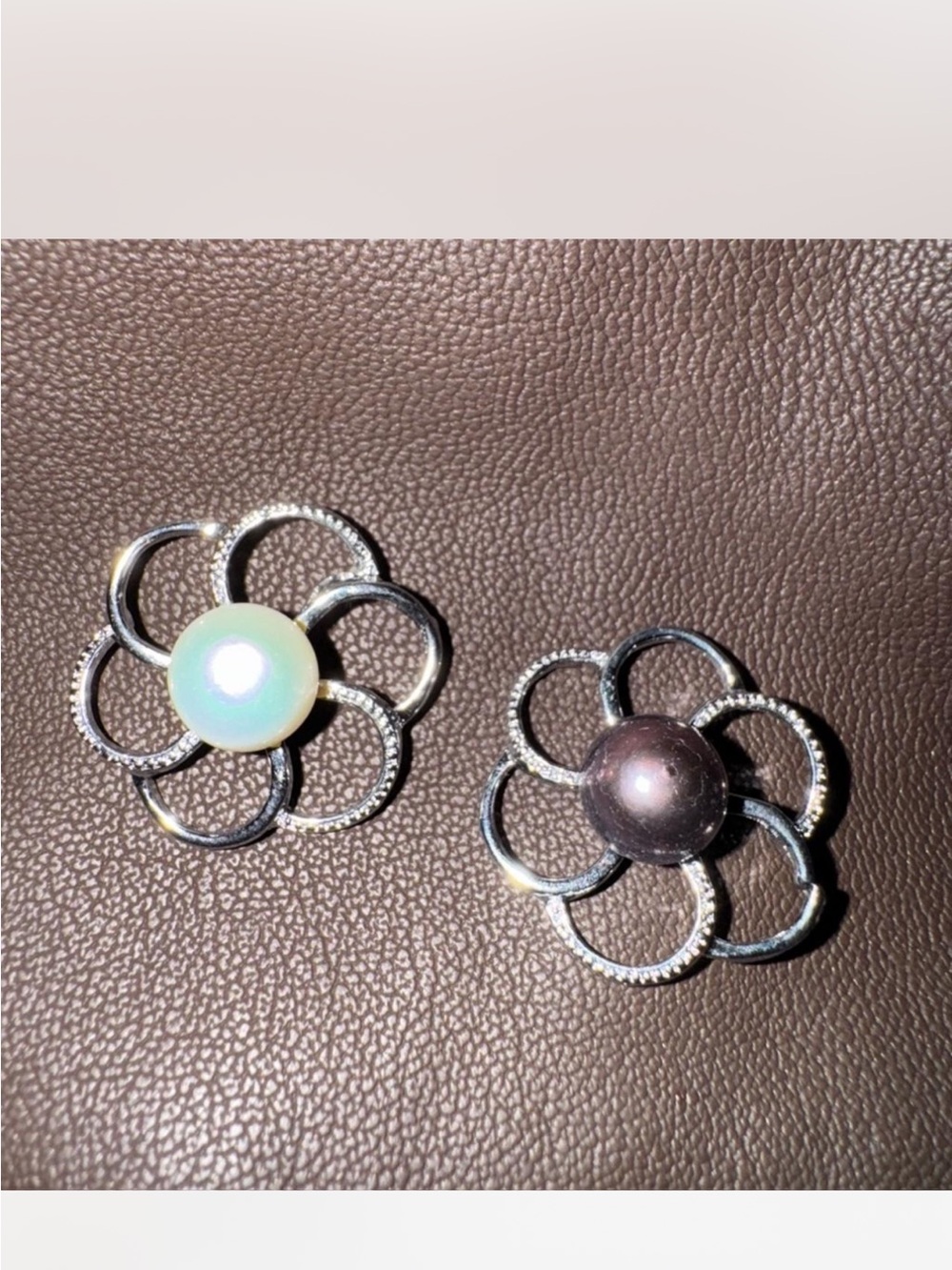 South sea and tahitian Pearl Flower pendants - White and Dark Gray